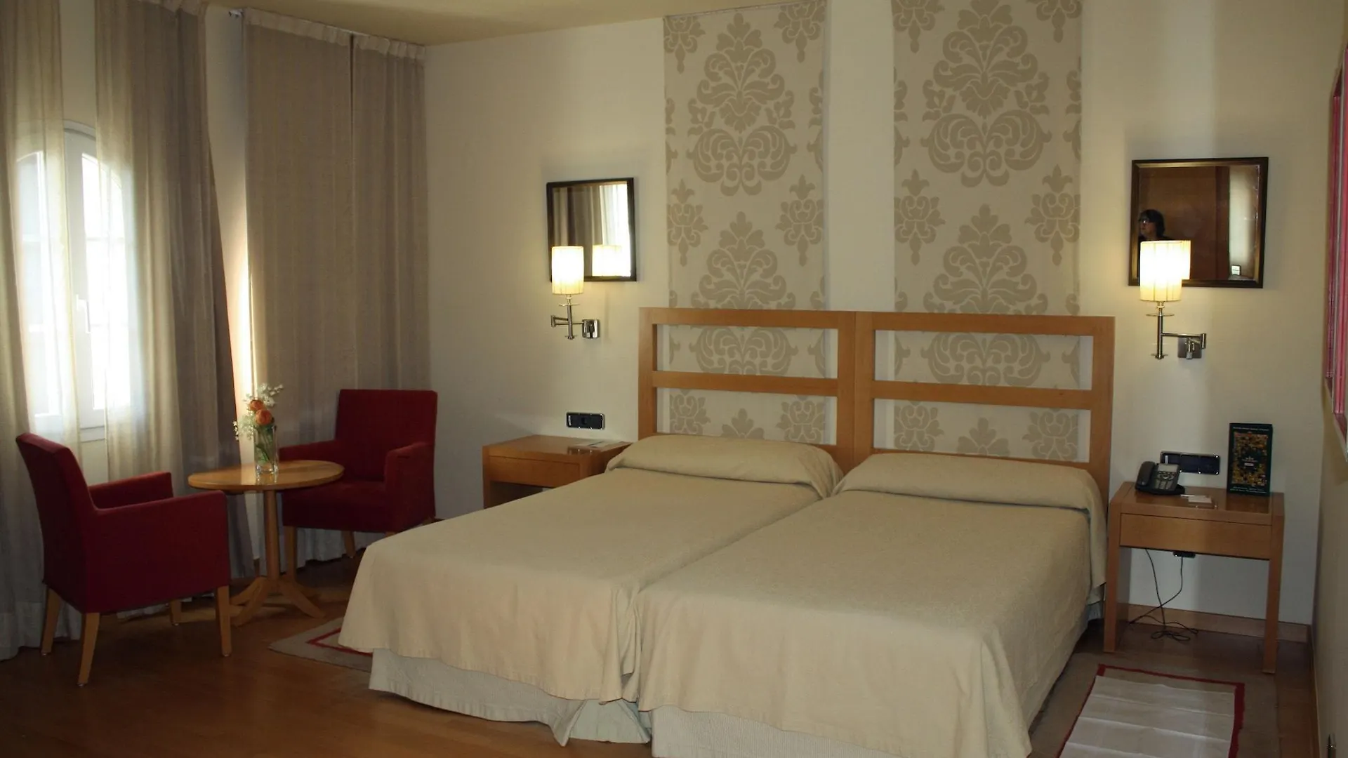 Parador De Vic-Sau Tavernoles