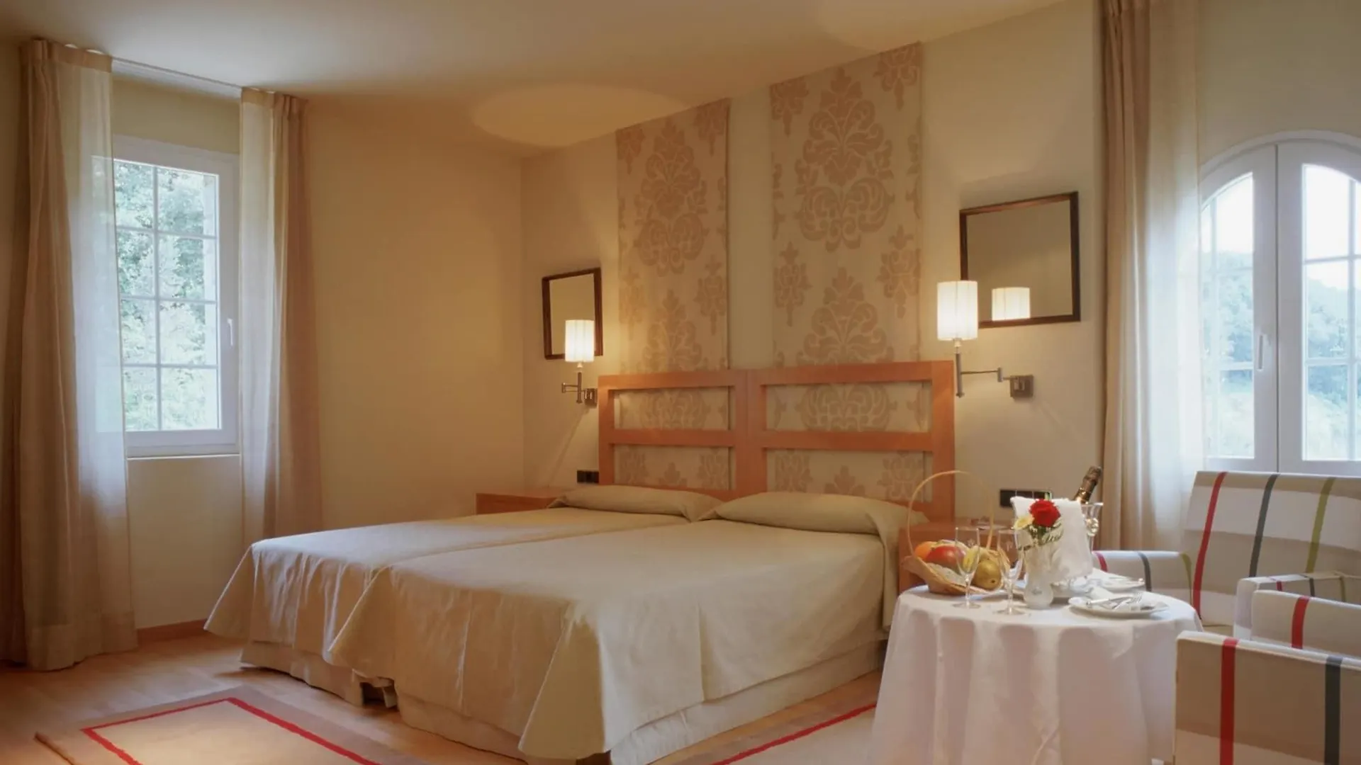 Parador De Vic-Sau Tavernoles Hotel
