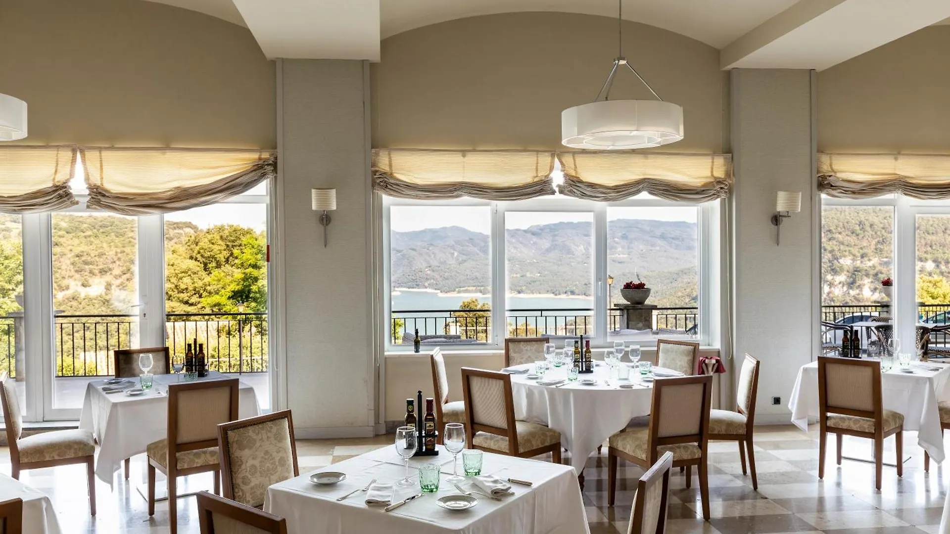Parador De Vic-Sau Tavernoles