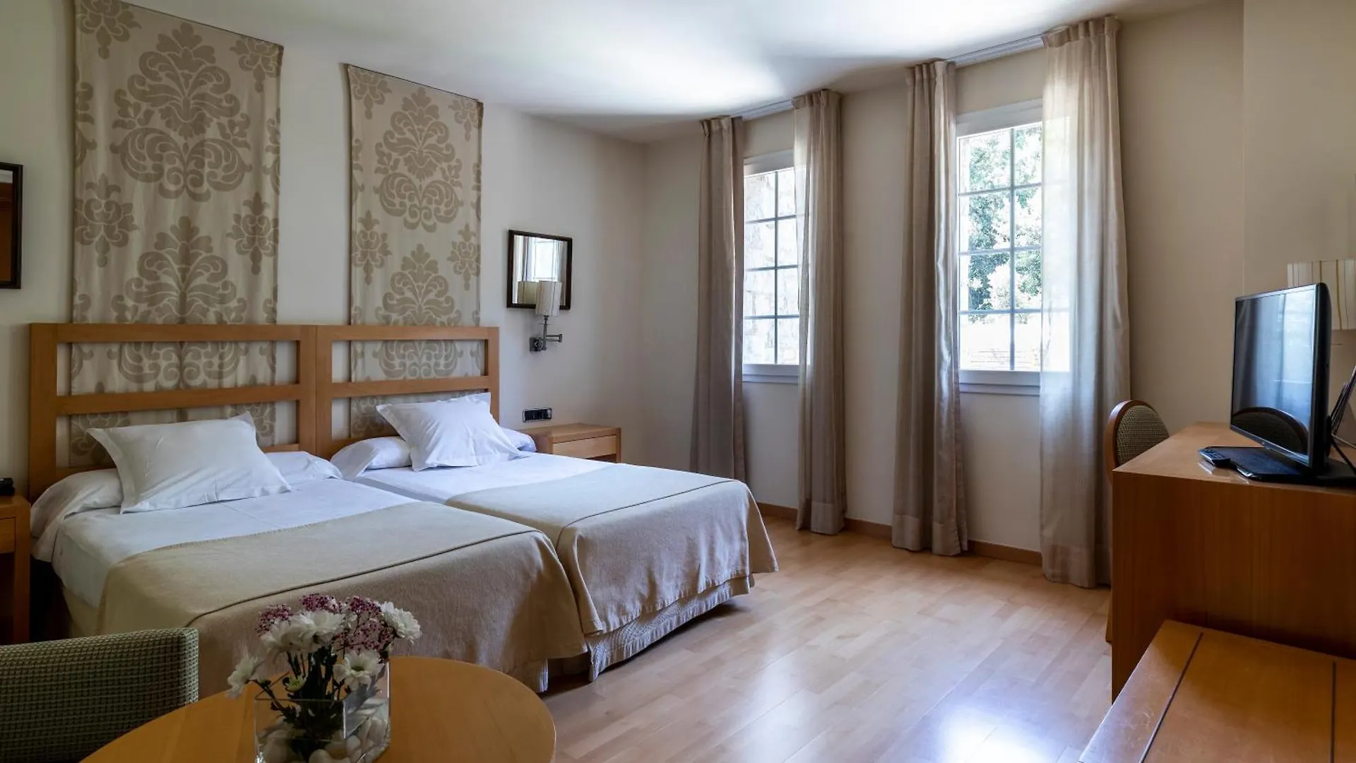 Parador De Vic-Sau Tavernoles