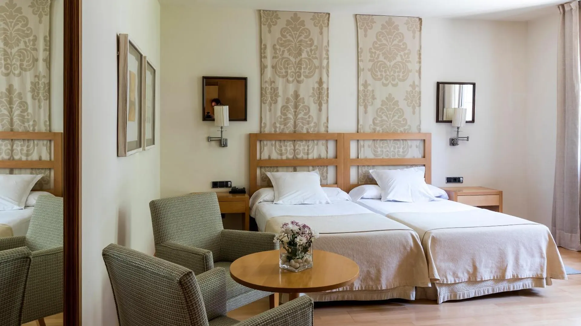 Hotel Parador De Vic-Sau Tavernoles