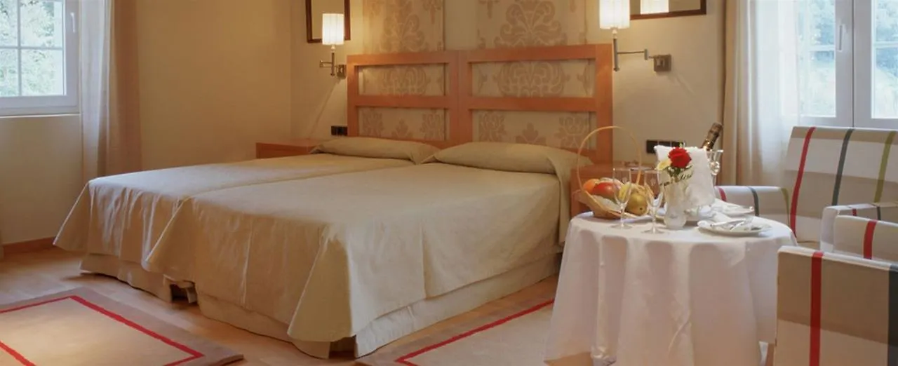 Parador De Vic-Sau Tavernoles Hotel